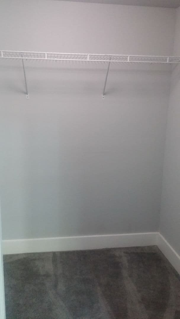 Claymont Apartment: 1000 Cedartree Ln