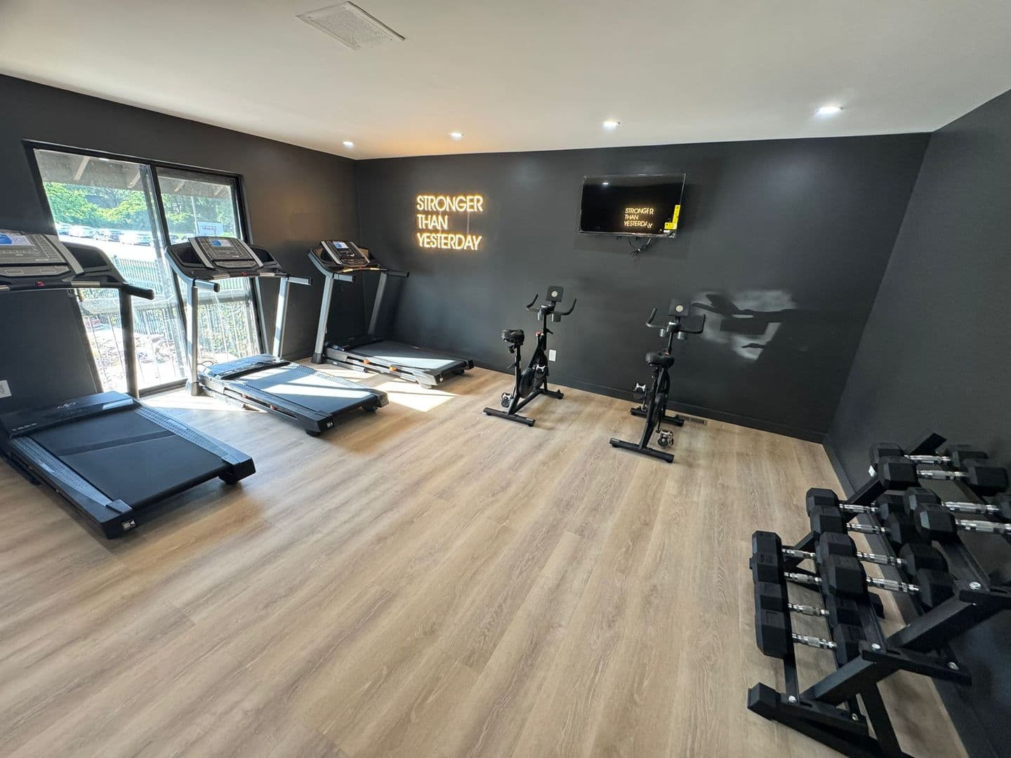 Hazelwood Apartment: 240 Chapel Ridge Dr.