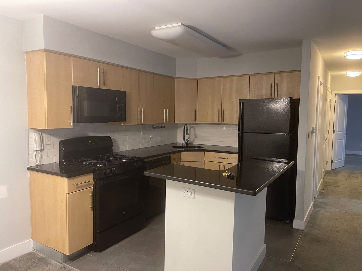 Claymont Apartment: 1000 Cedartree Ln