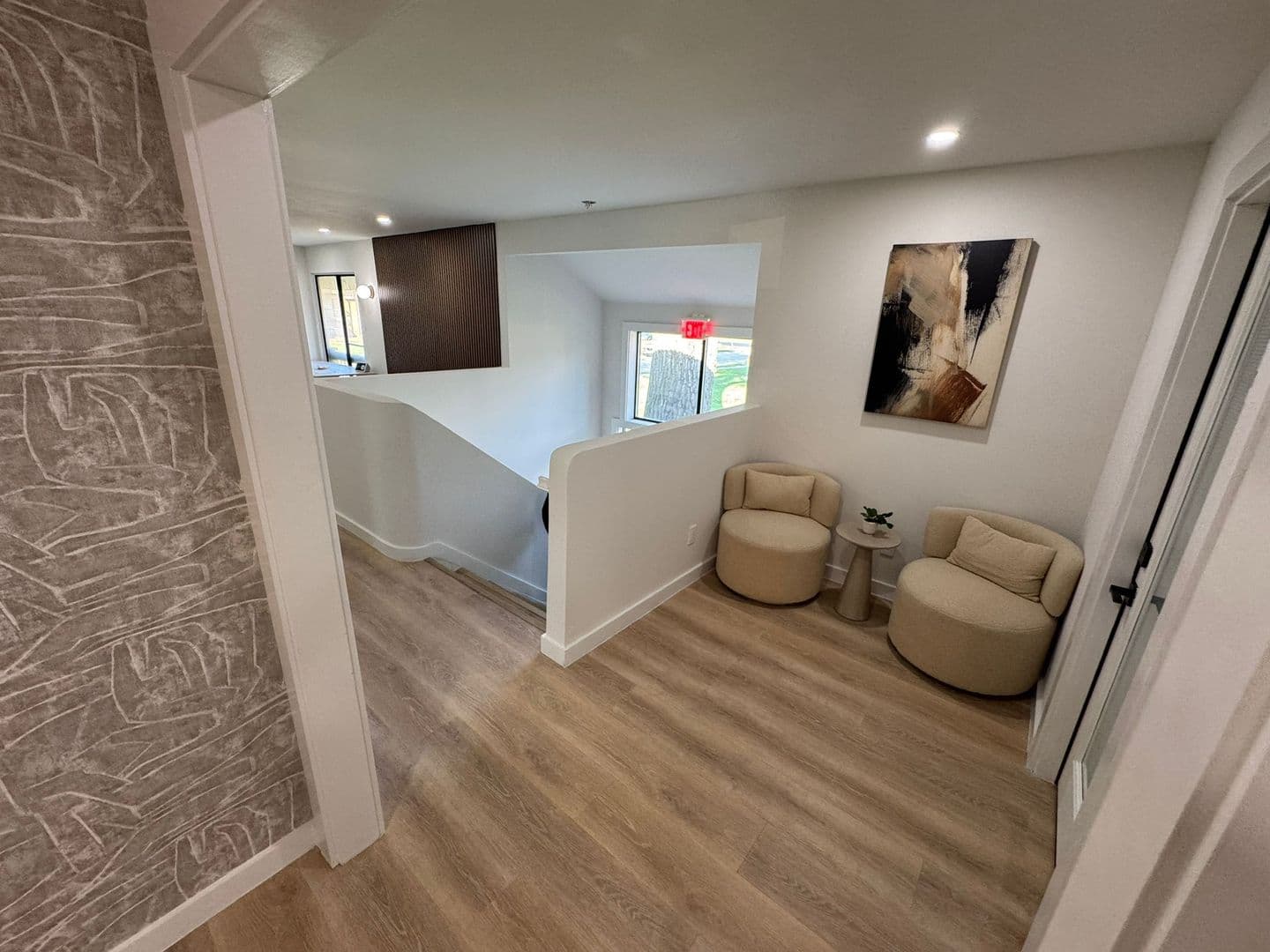 Hazelwood Apartment: 240 Chapel Ridge Dr.