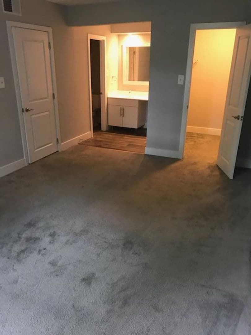 Claymont Apartment: 1000 Cedartree Ln