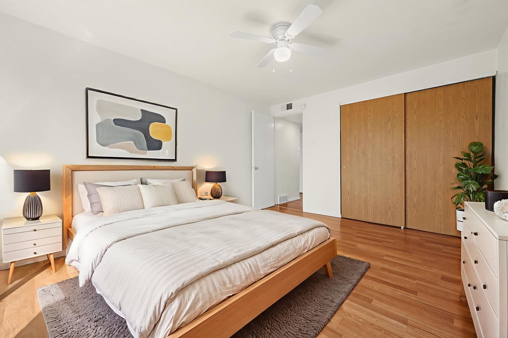 St. Louis Apartment: 9316 Koenig Circle