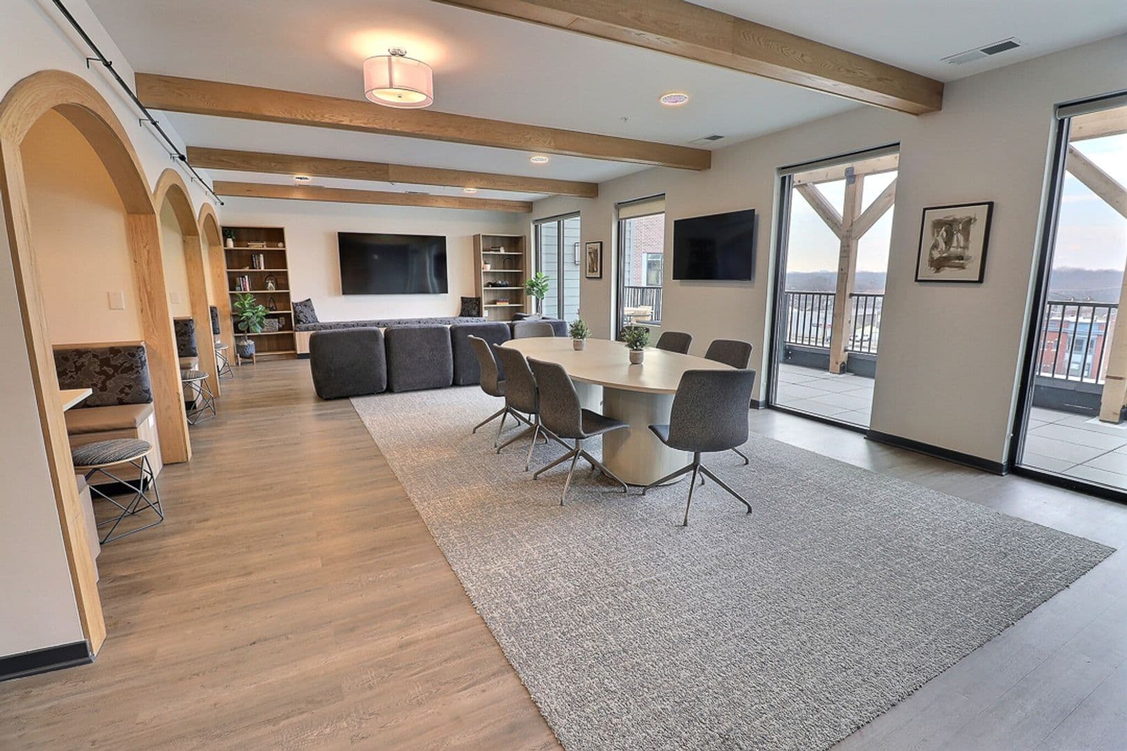Lafayette Apartment: 475 South Street