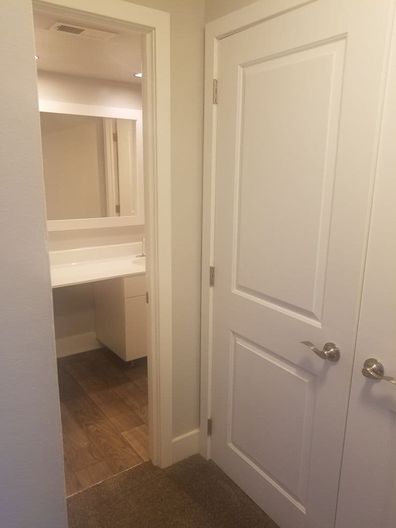 Claymont Apartment: 1000 Cedartree Ln