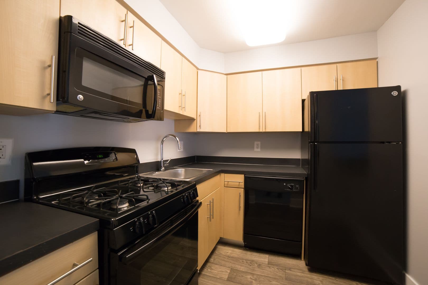 Claymont Apartment: 1000 Cedartree Ln