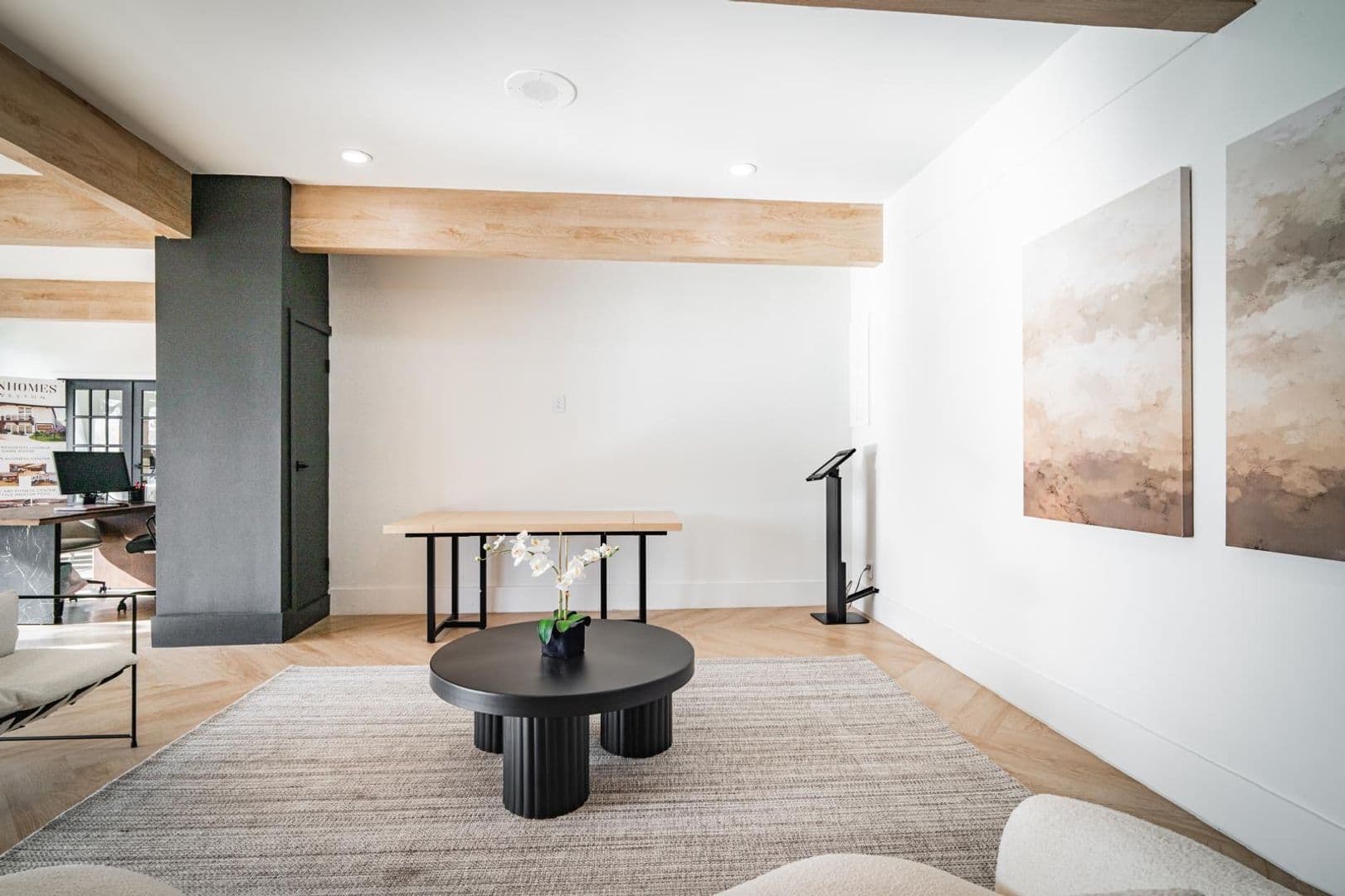 Columbus Apartment: 4312 Westport Road