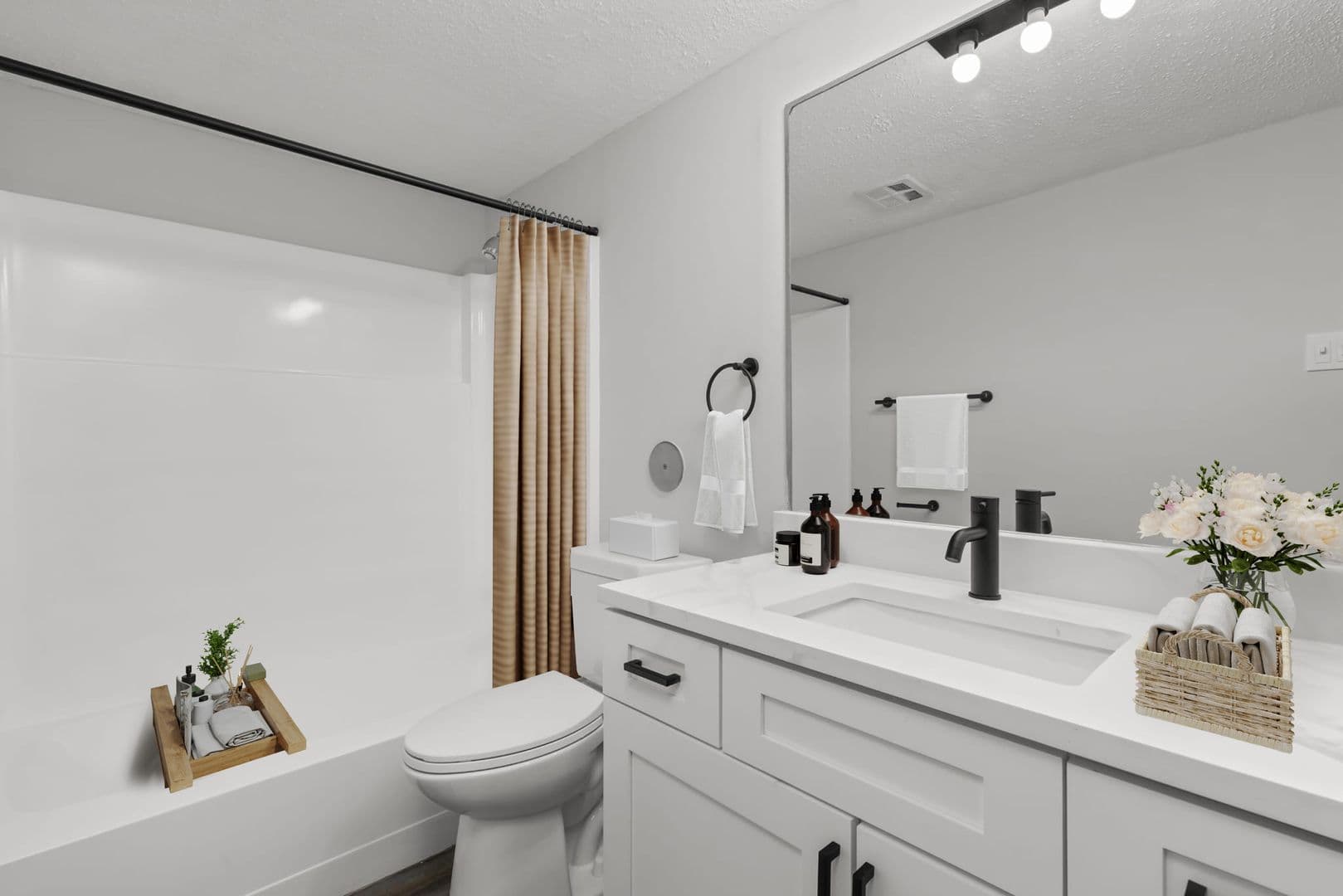 Hazelwood Apartment: 240 Chapel Ridge Dr.