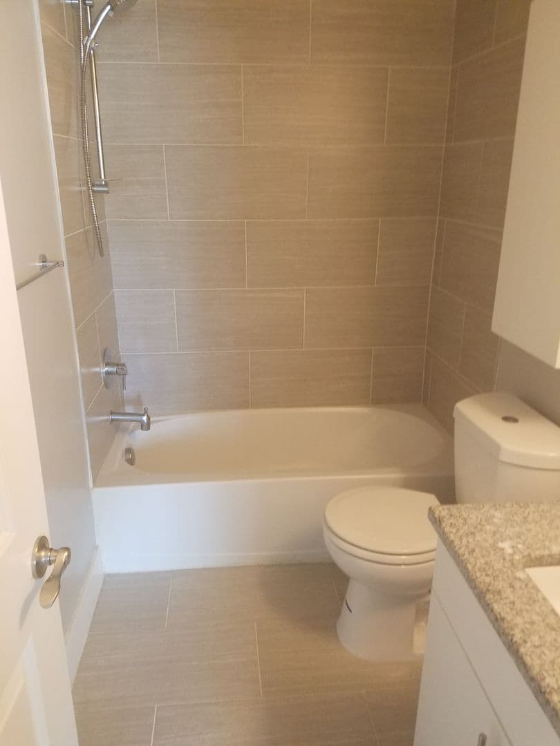 Claymont Apartment: 1000 Cedartree Ln
