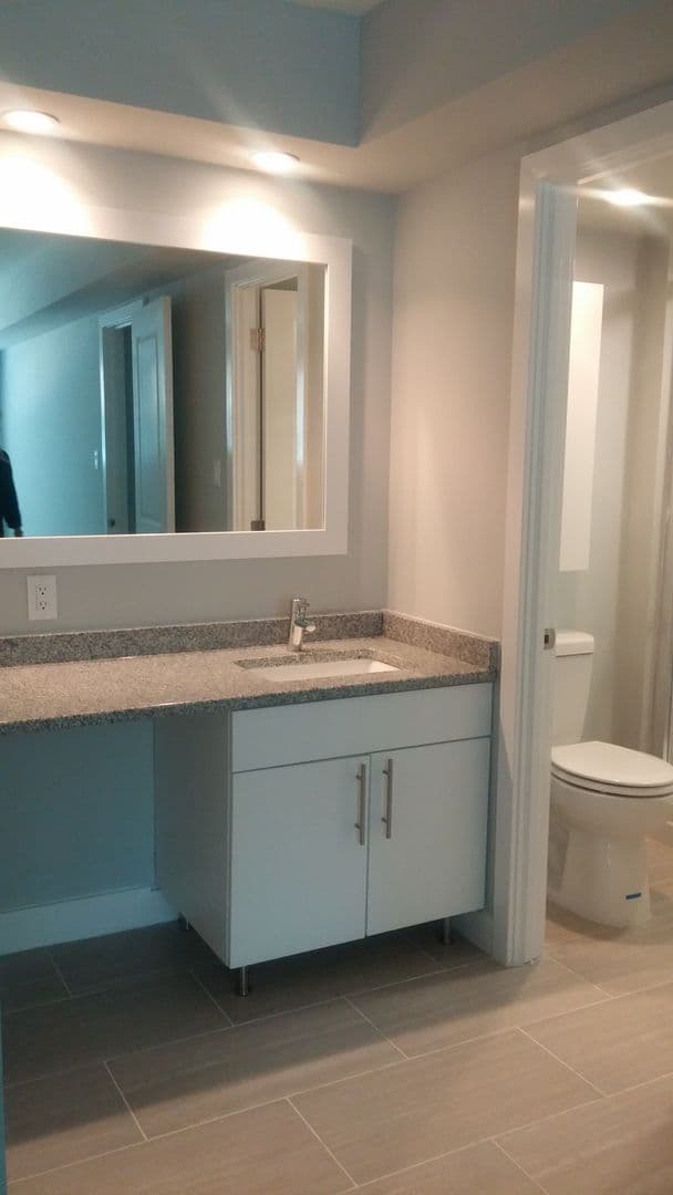 Claymont Apartment: 1000 Cedartree Ln