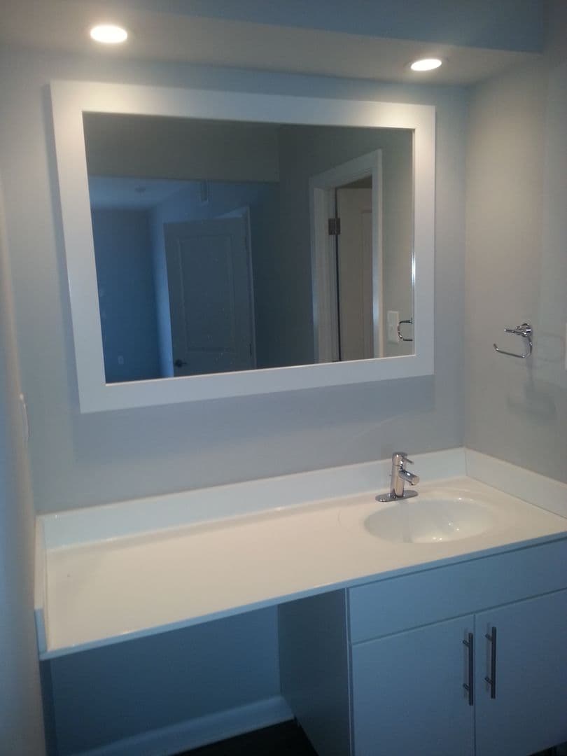 Claymont Apartment: 1000 Cedartree Ln