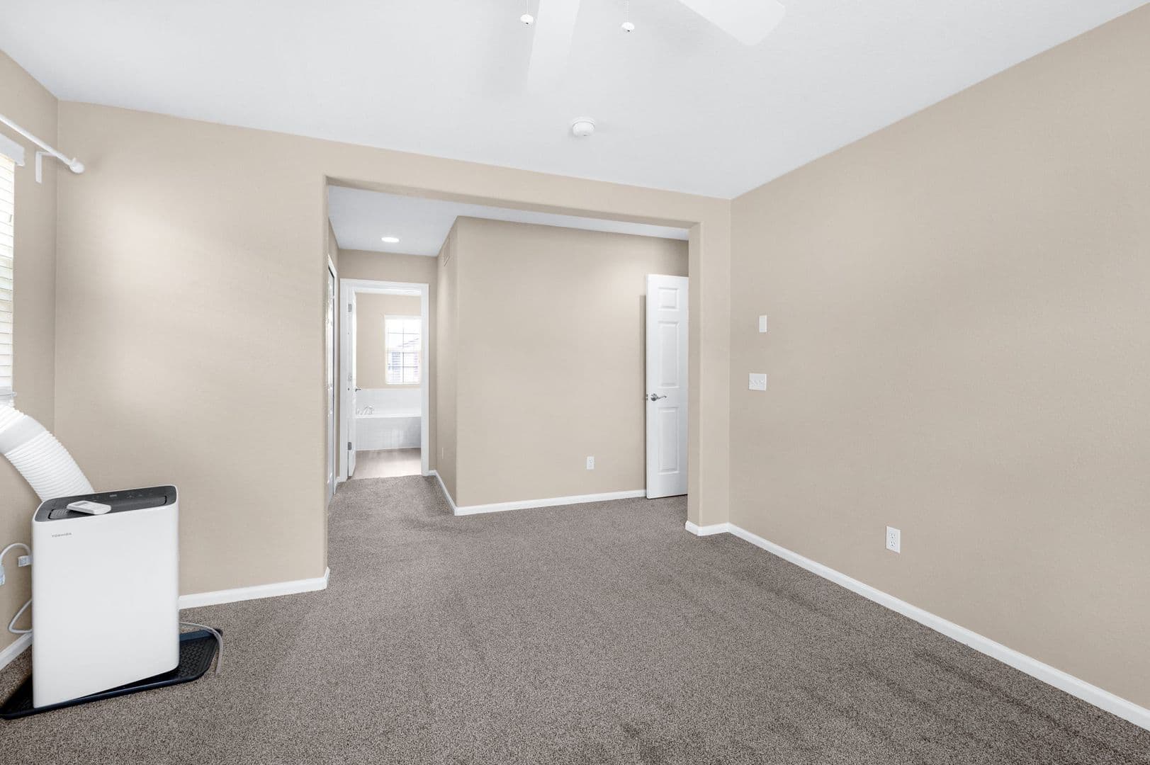 Monument House: 17624 Quarry Way