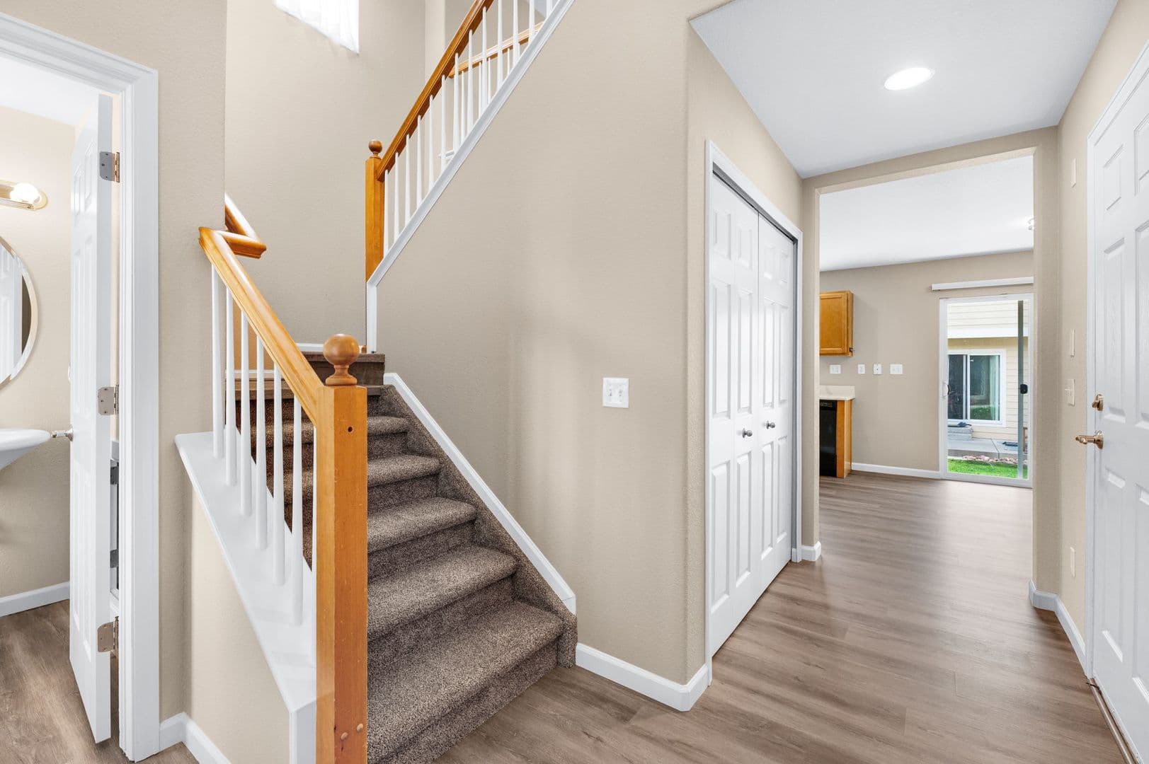 Monument House: 17624 Quarry Way