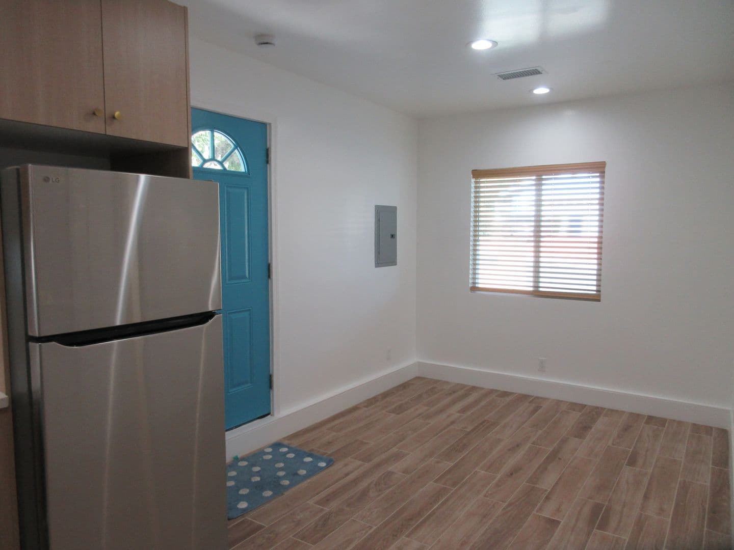 Porter Ranch House: 11423 Amigo Avenue