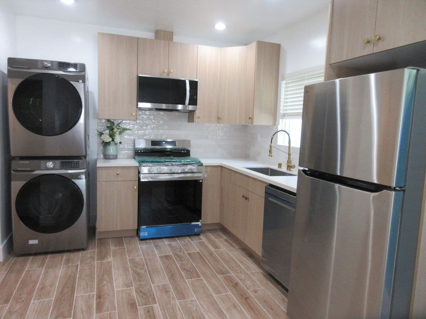Porter Ranch House: 11423 Amigo Avenue