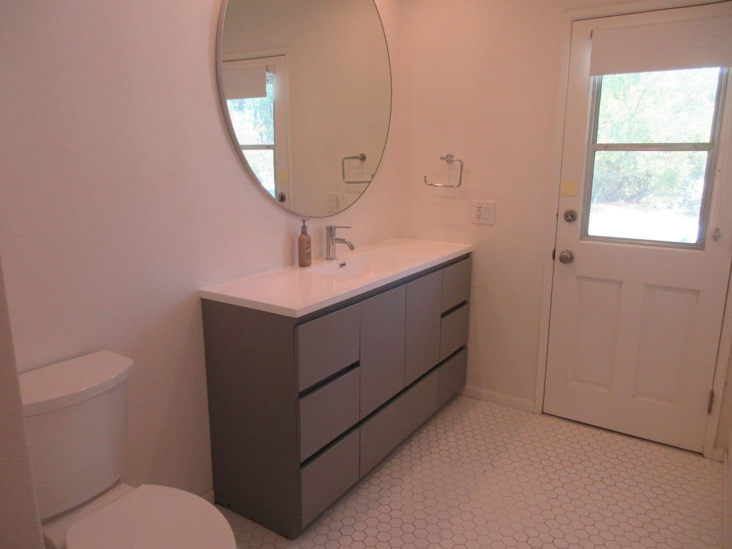Woodland Hills House: 24300 Hatteras Street