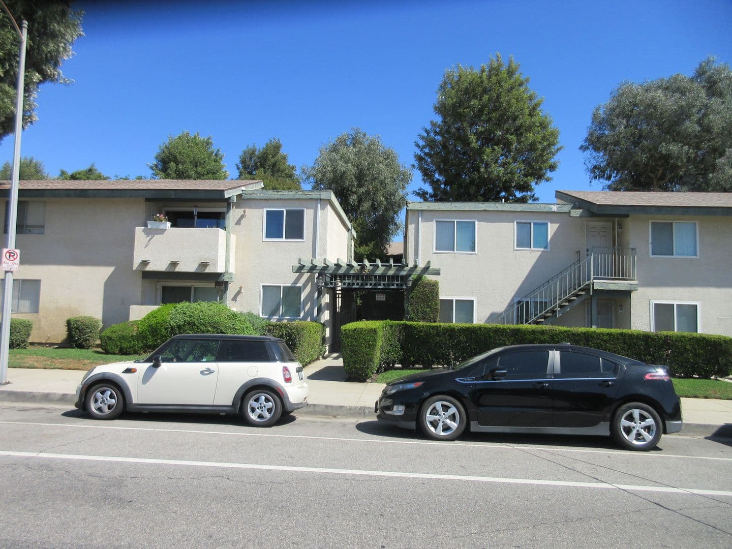 Granada Hills House: 10636 Woodley Avenue #34