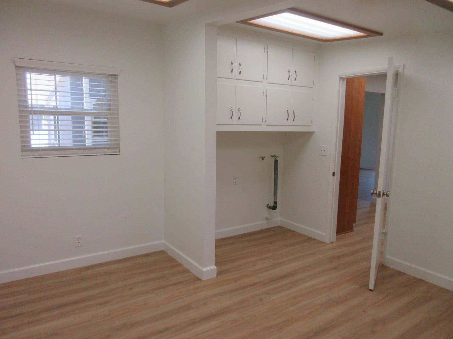 Granada Hills House: 10818 Paso Robles Avenue