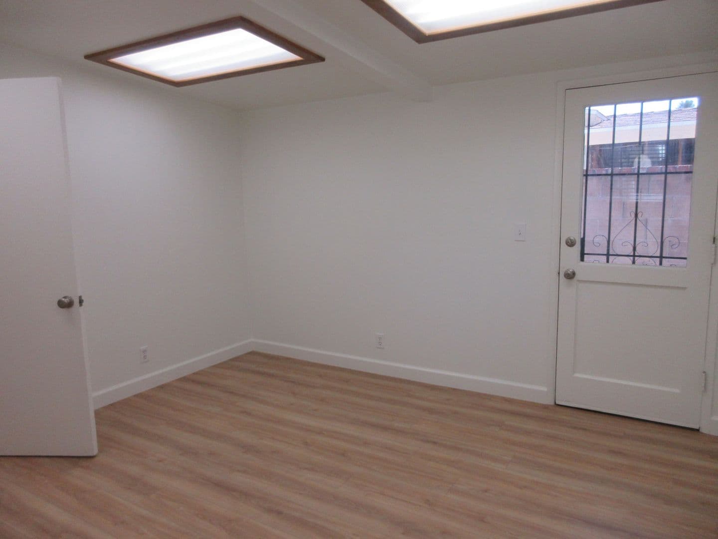 Granada Hills House: 10818 Paso Robles Avenue