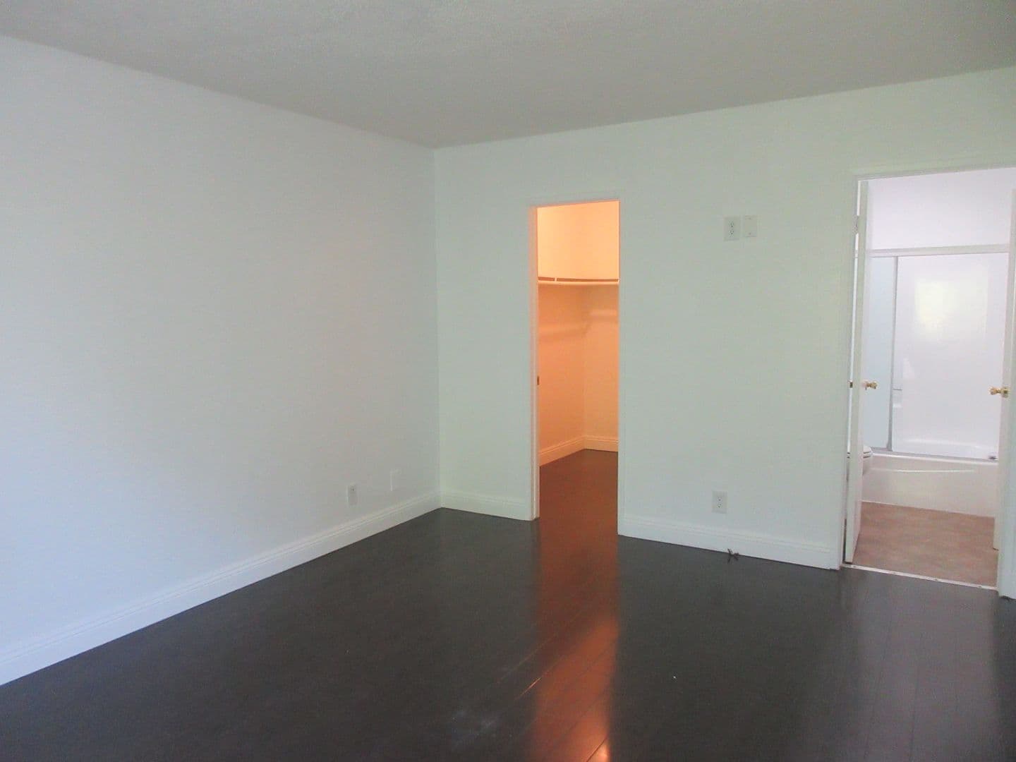 Granada Hills House: 10636 Woodley Avenue #34