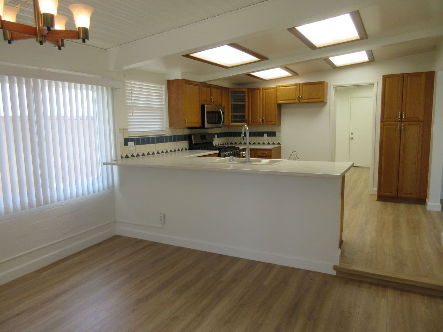 Granada Hills House: 10818 Paso Robles Avenue
