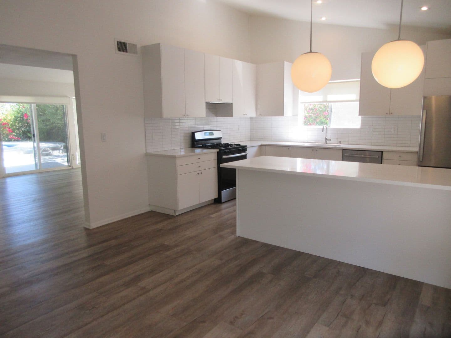 Woodland Hills House: 24300 Hatteras Street