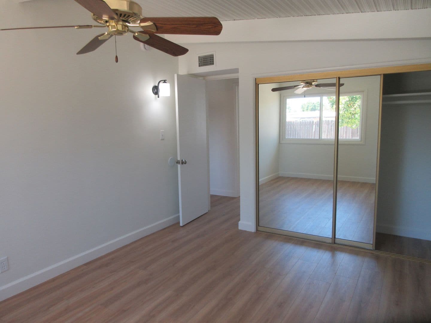 Granada Hills House: 10818 Paso Robles Avenue