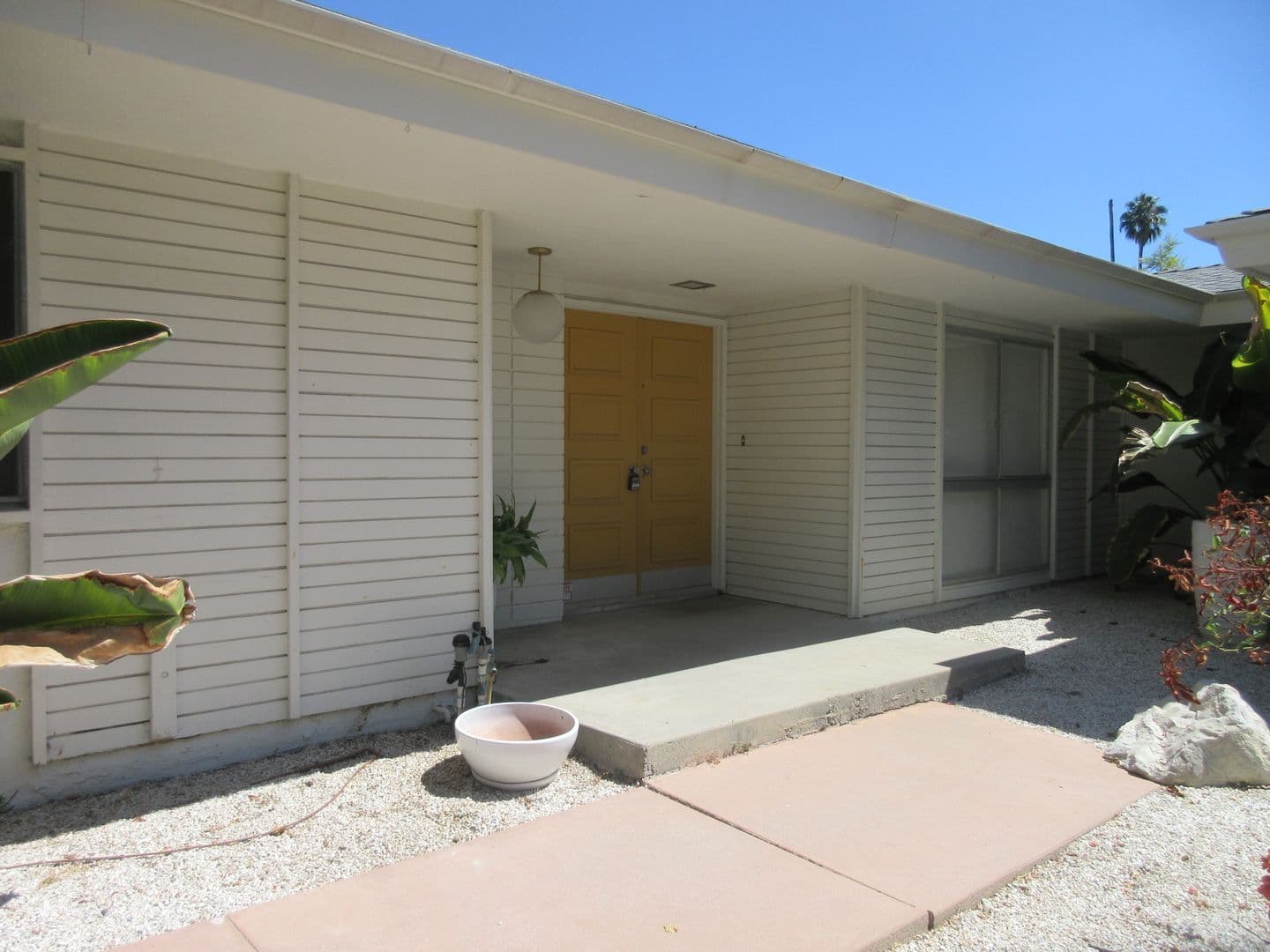 Woodland Hills House: 24300 Hatteras Street