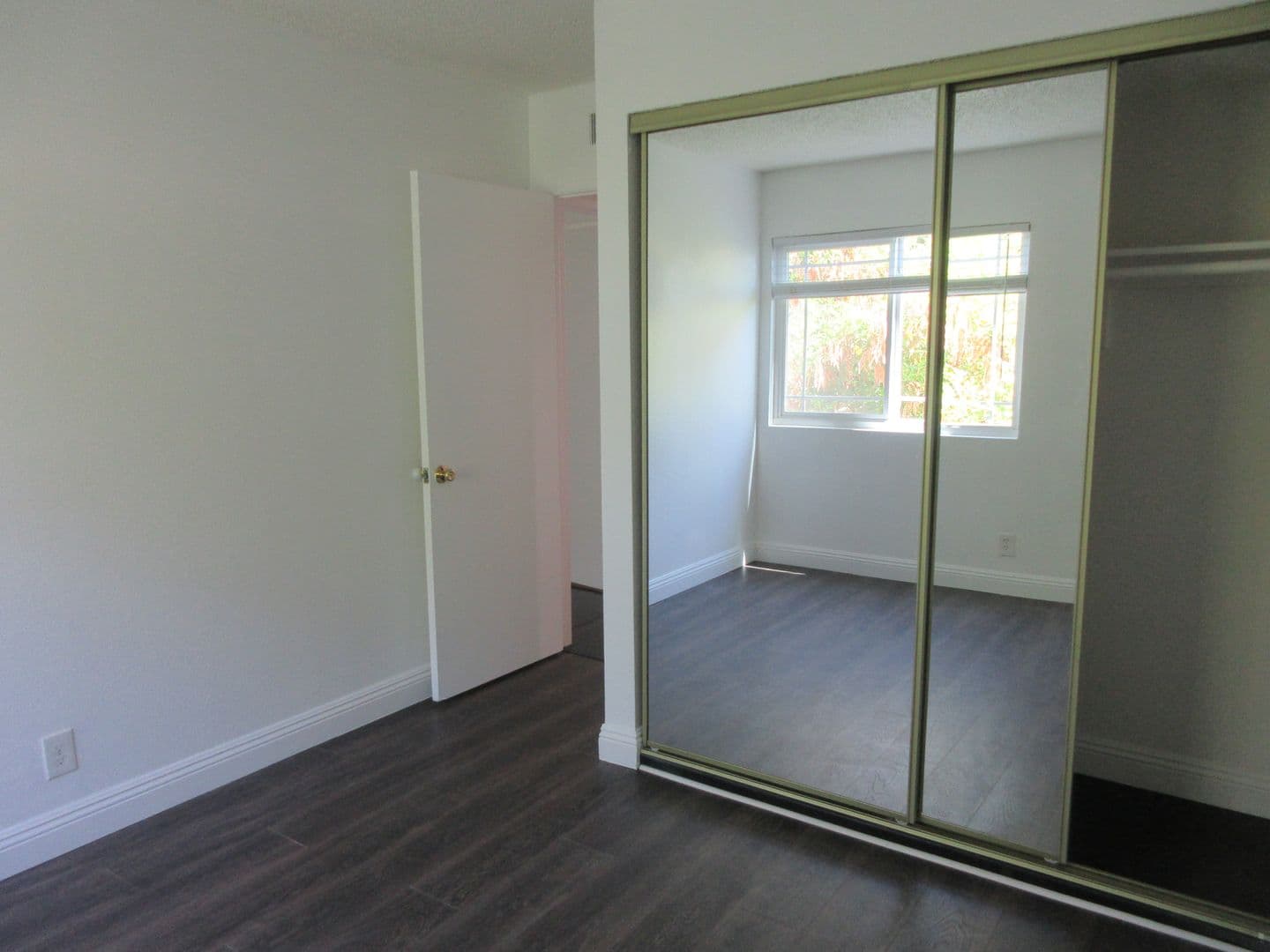 Granada Hills House: 10636 Woodley Avenue #34