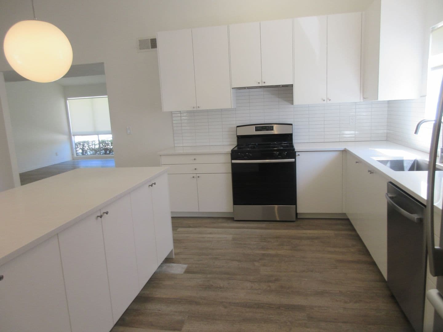 Woodland Hills House: 24300 Hatteras Street