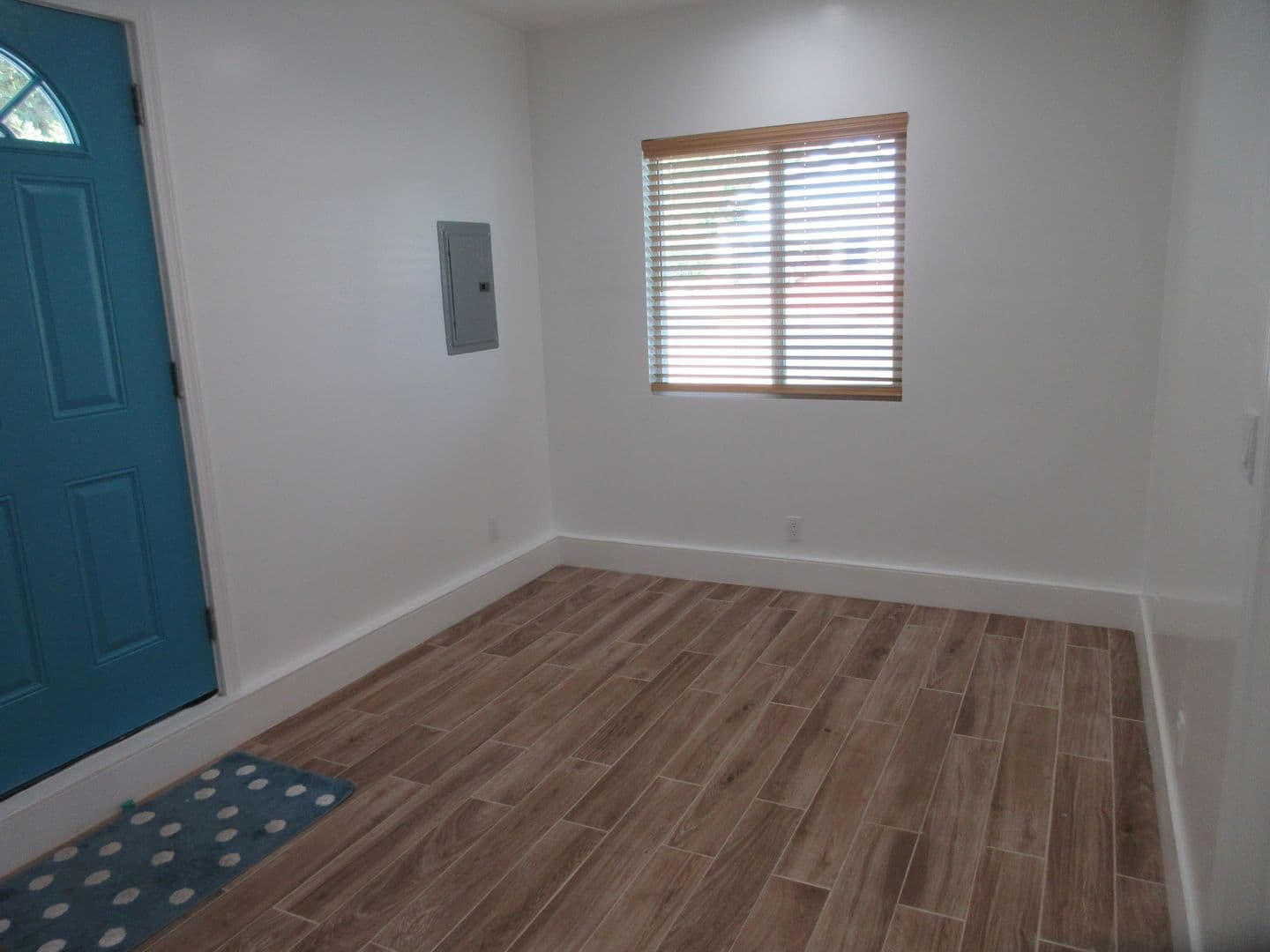 Porter Ranch House: 11423 Amigo Avenue