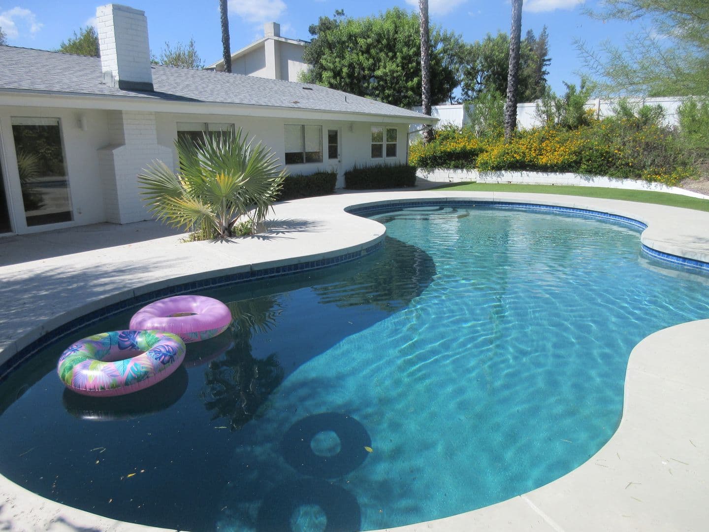 Woodland Hills House: 24300 Hatteras Street
