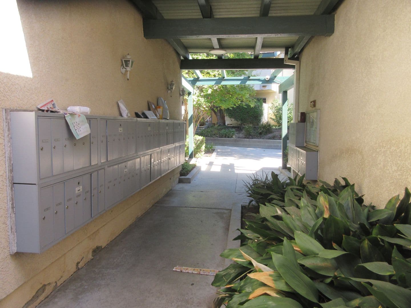 Granada Hills House: 10636 Woodley Avenue #34