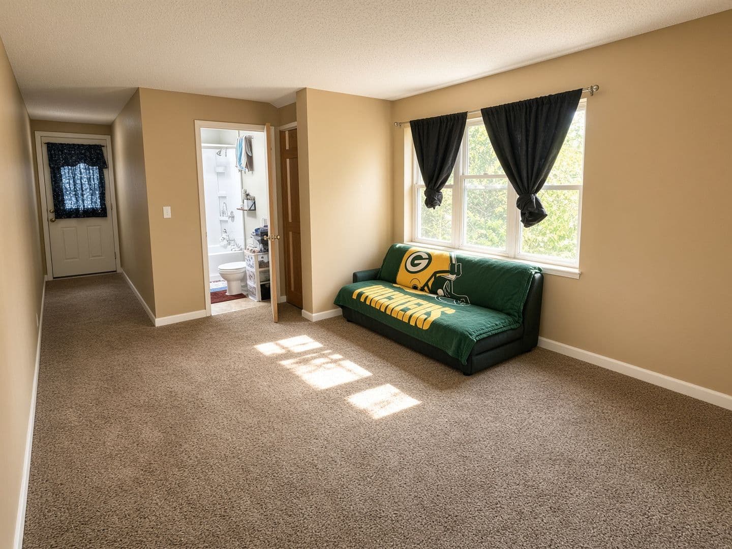 Duluth Apartment: 2955 Exeter St