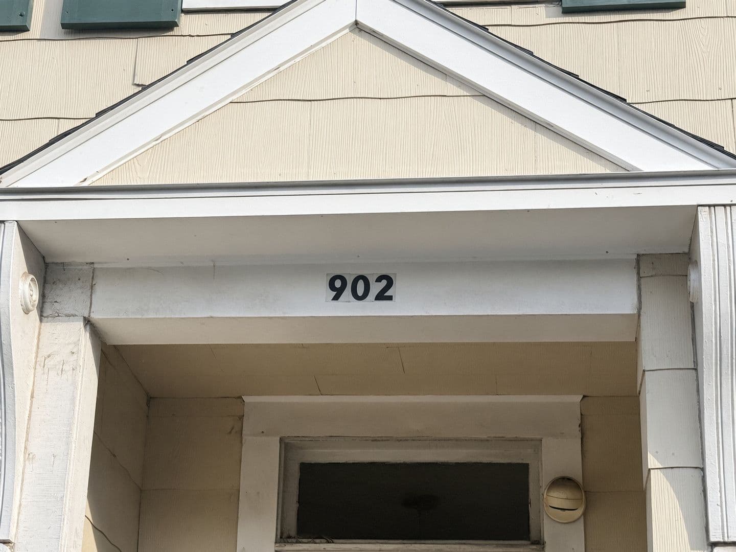 Duluth House: 902 East 4th St