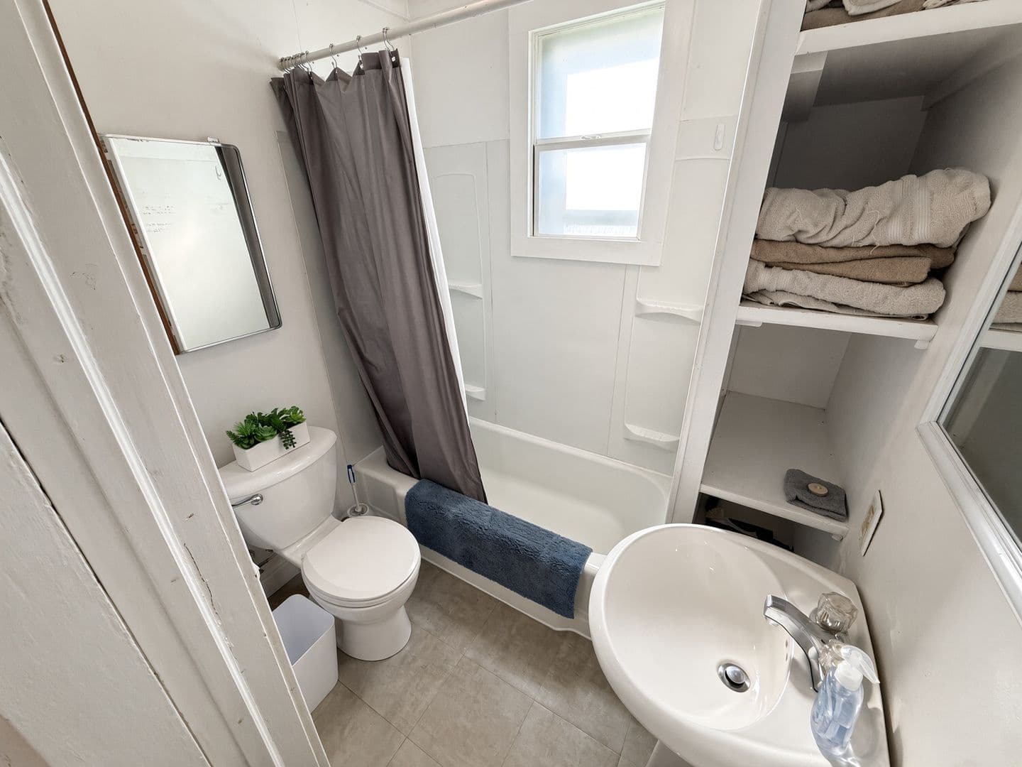 Duluth Apartment: 2821 Wicklow Street