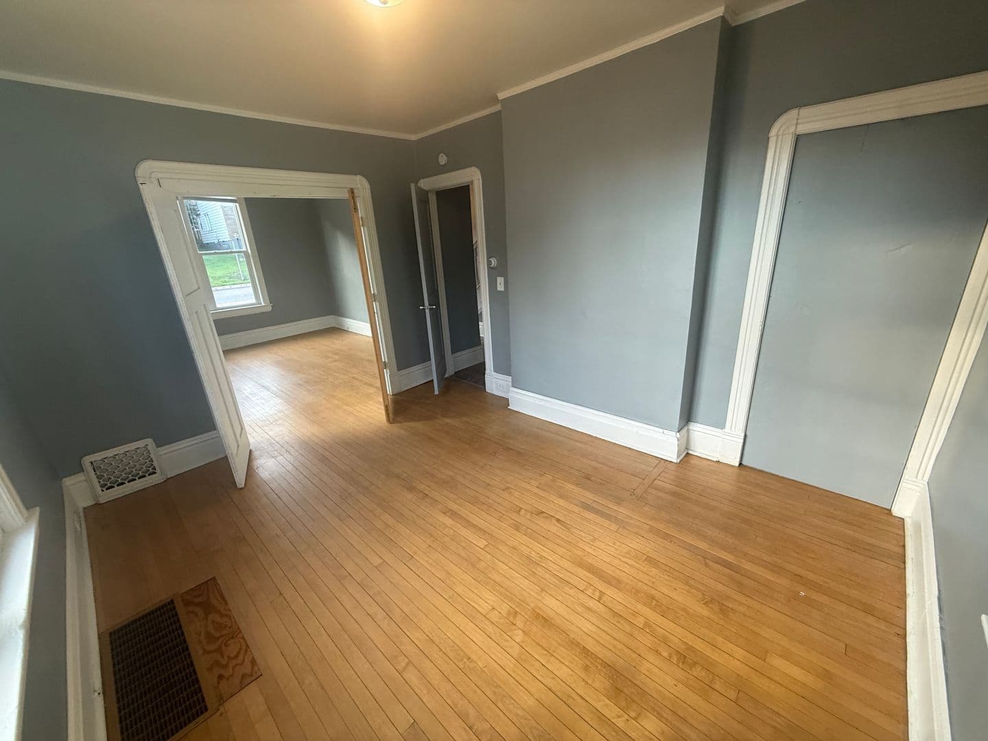 Duluth House: 902 East 4th St