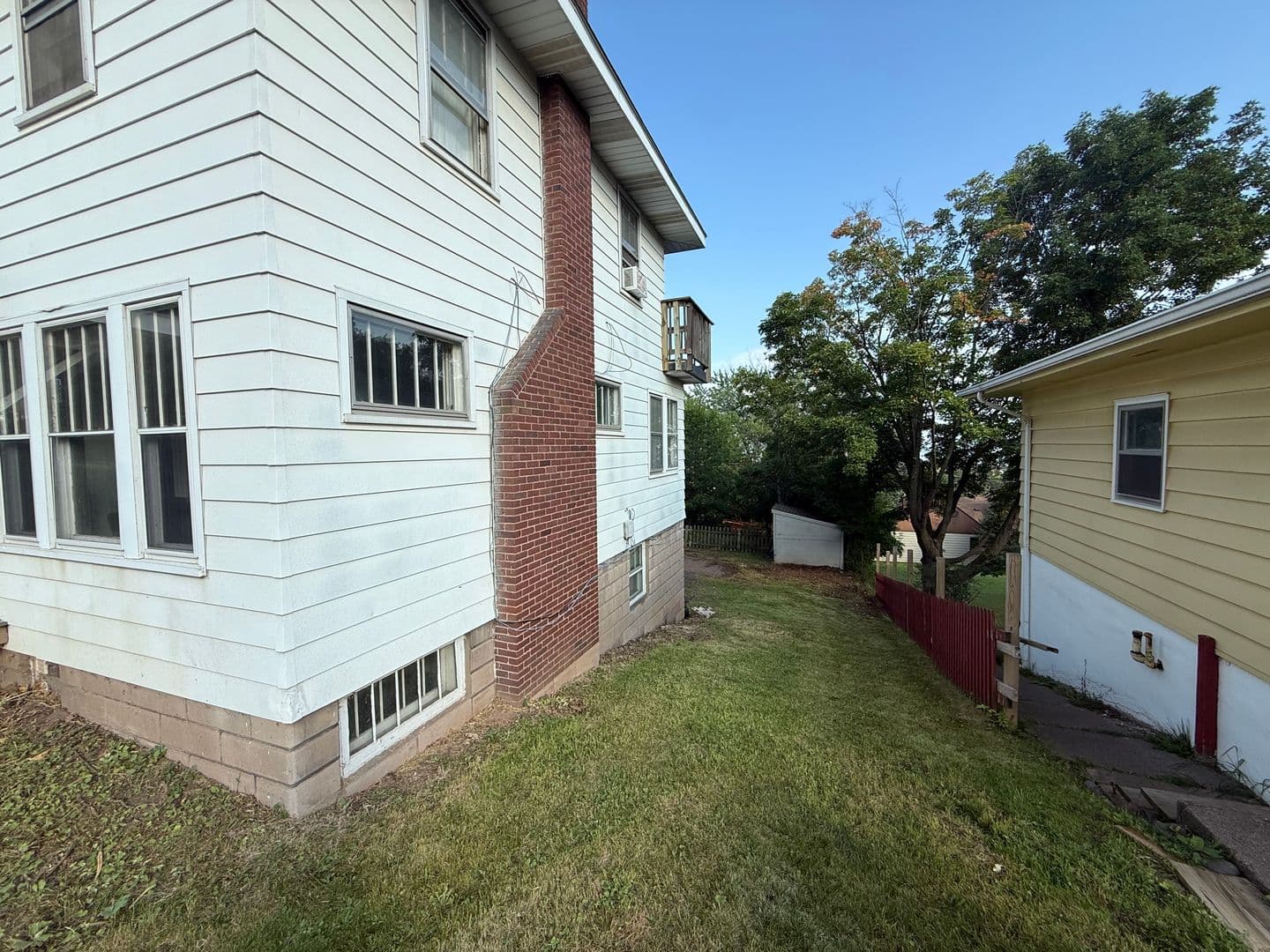 Duluth House: 1528 E 8th St