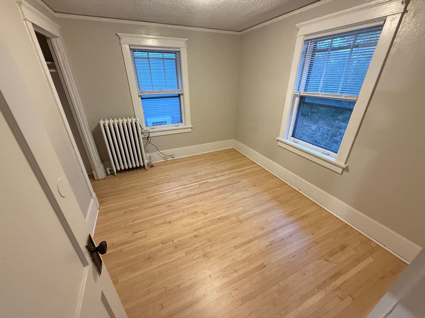 Duluth House: 1528 E 8th St