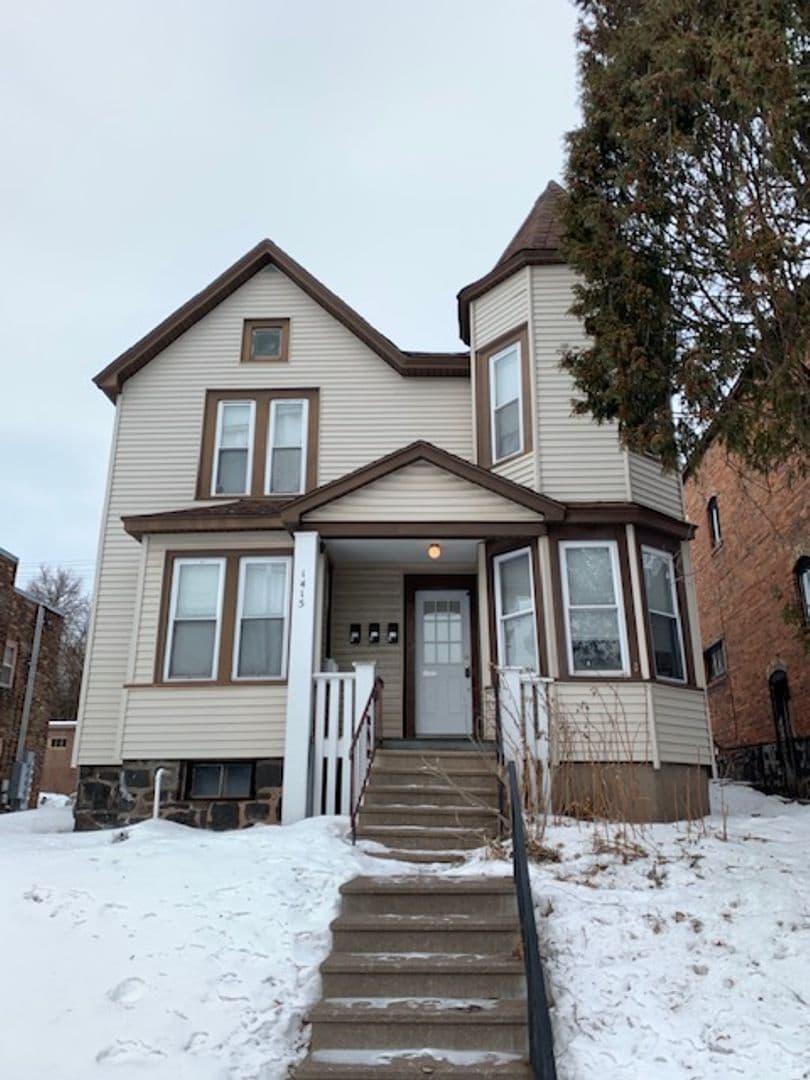 Duluth House: 1415 East 3rd Street