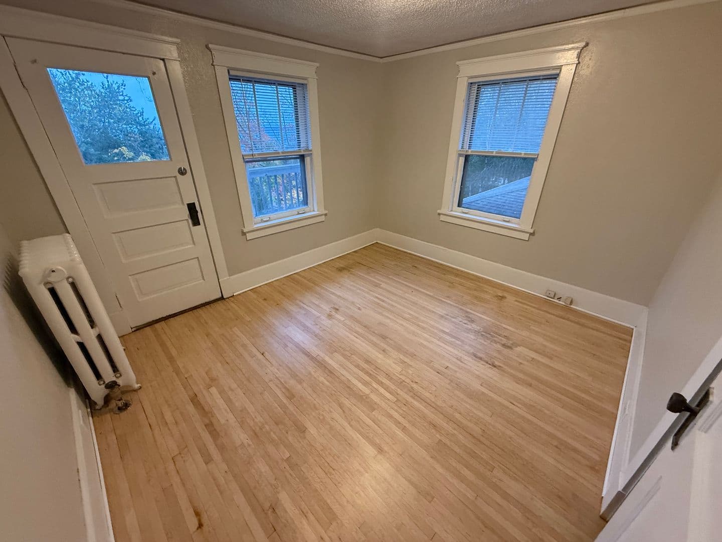 Duluth House: 1528 E 8th St