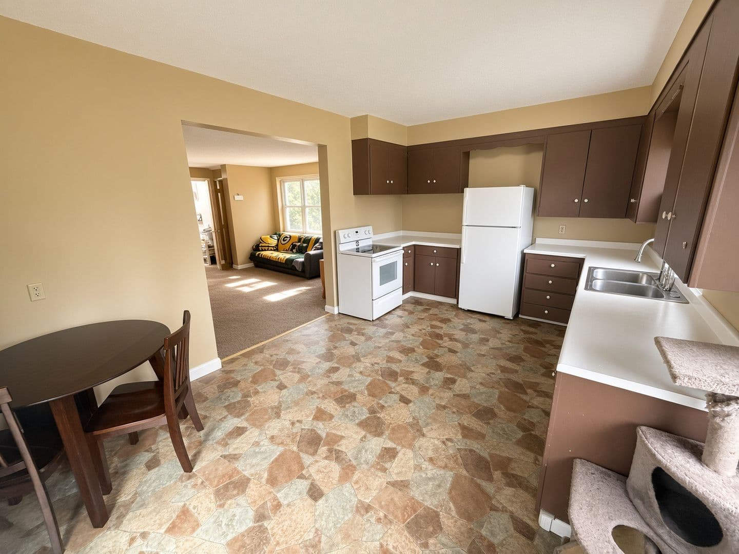 Duluth Apartment: 2955 Exeter St