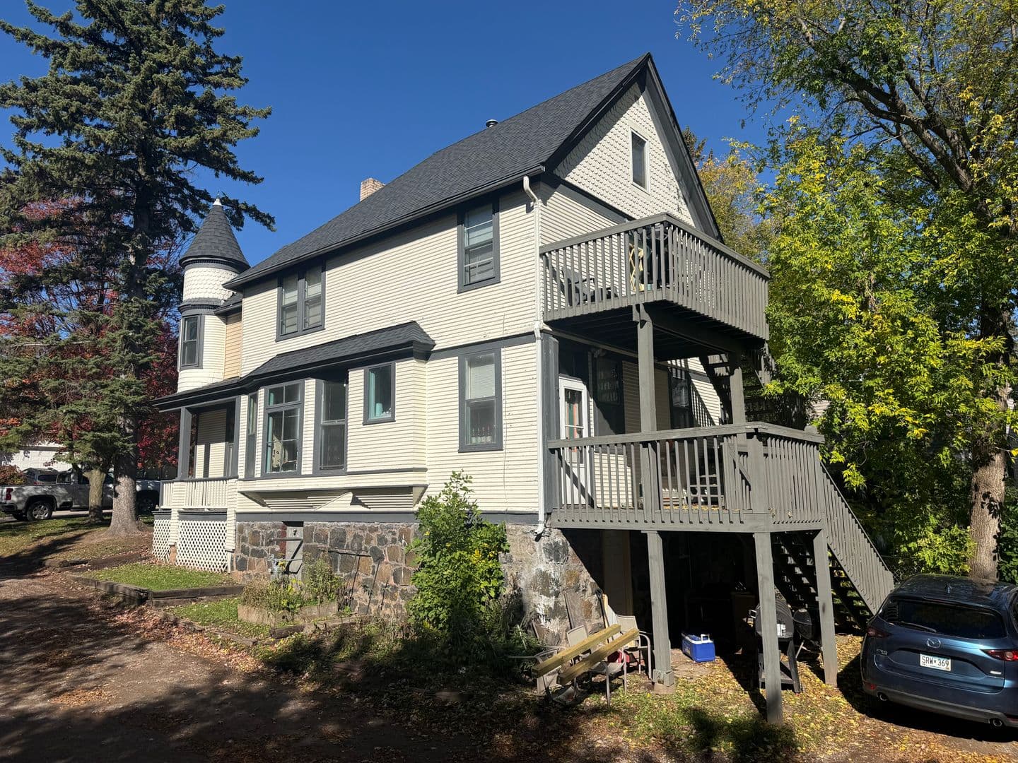 Duluth House: 1822 Greysolon Road