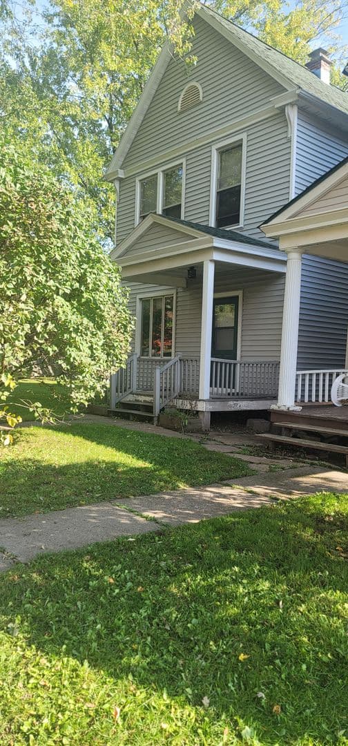 Duluth House: 1212 E 2nd St