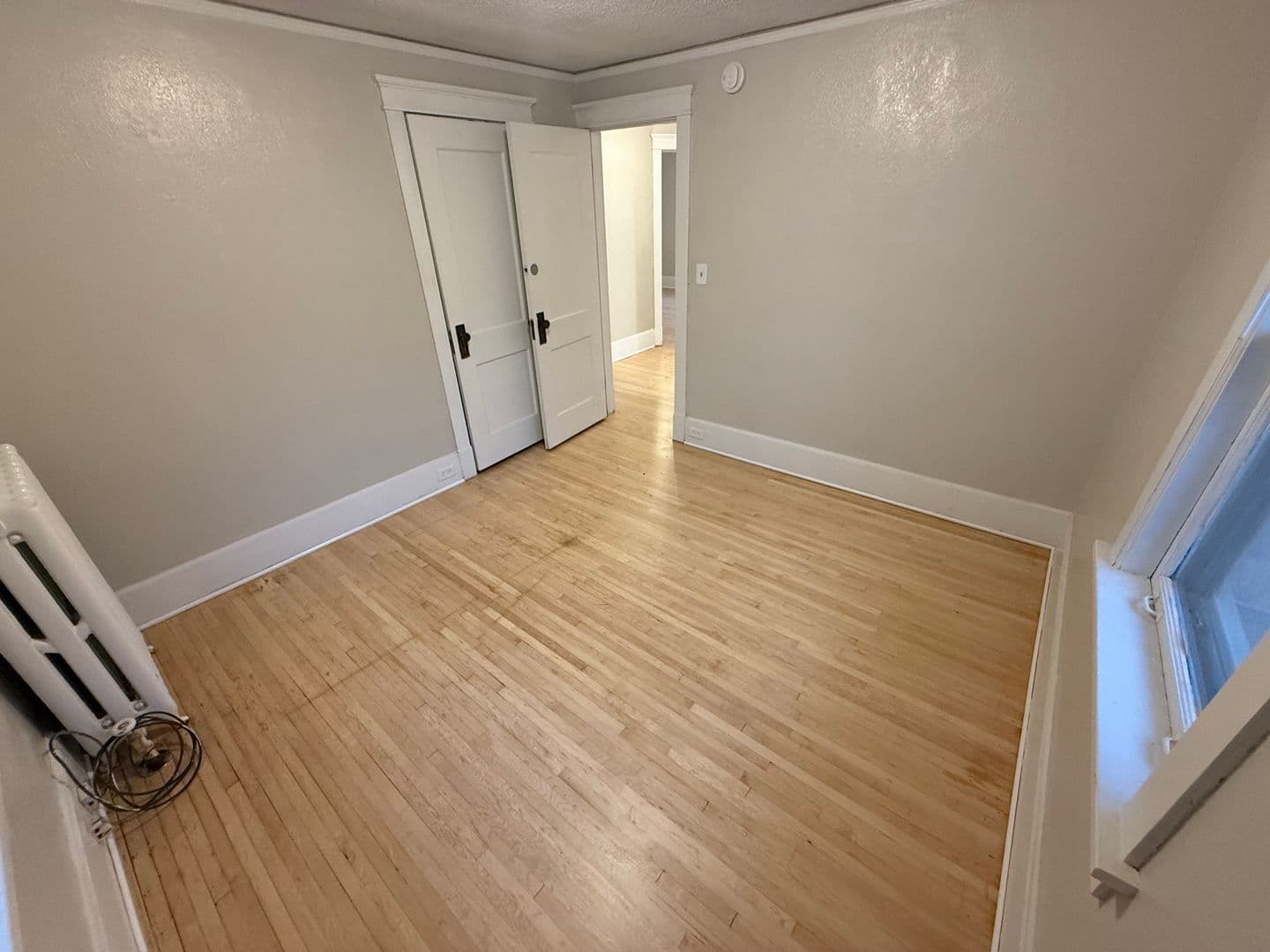 Duluth House: 1528 E 8th St