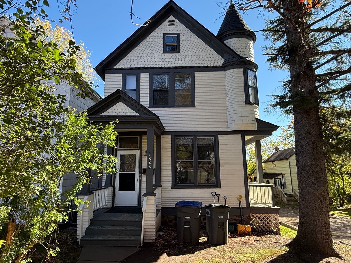 Duluth House: 1822 Greysolon Road