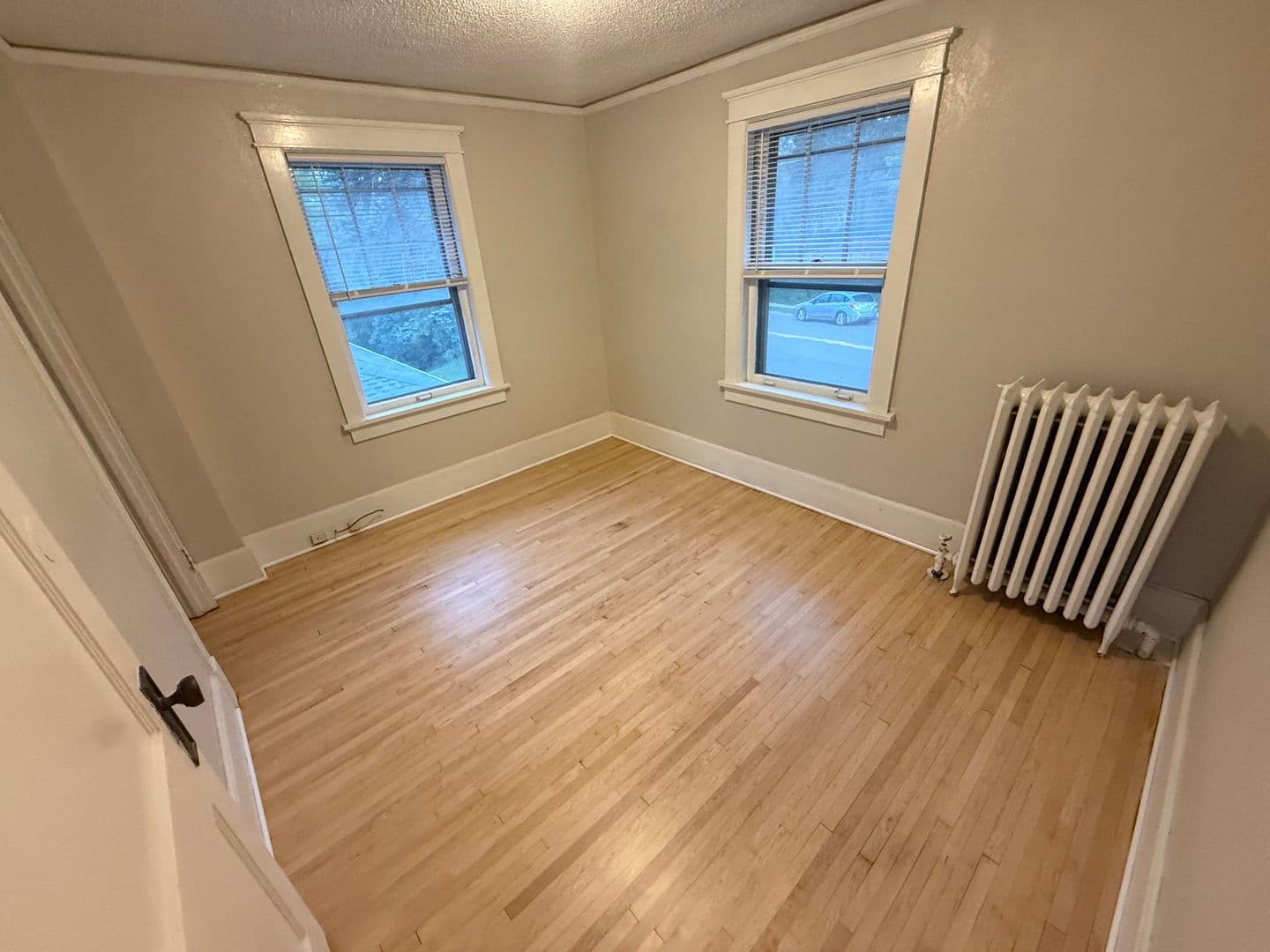 Duluth House: 1528 E 8th St