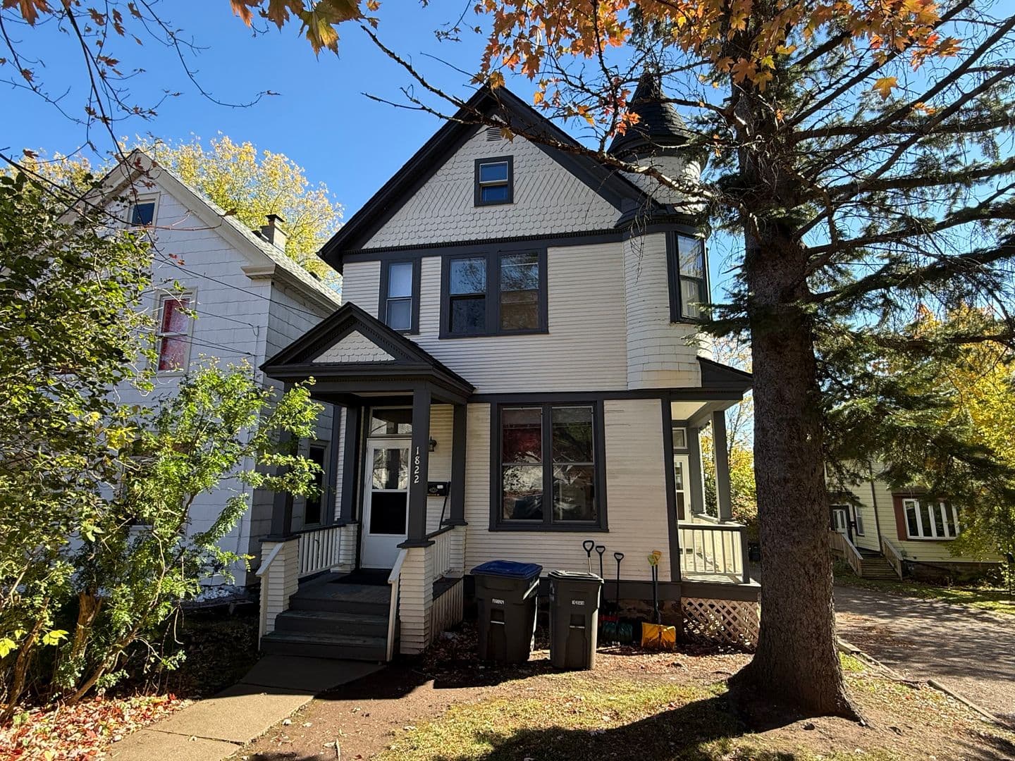 Duluth House: 1822 Greysolon Road