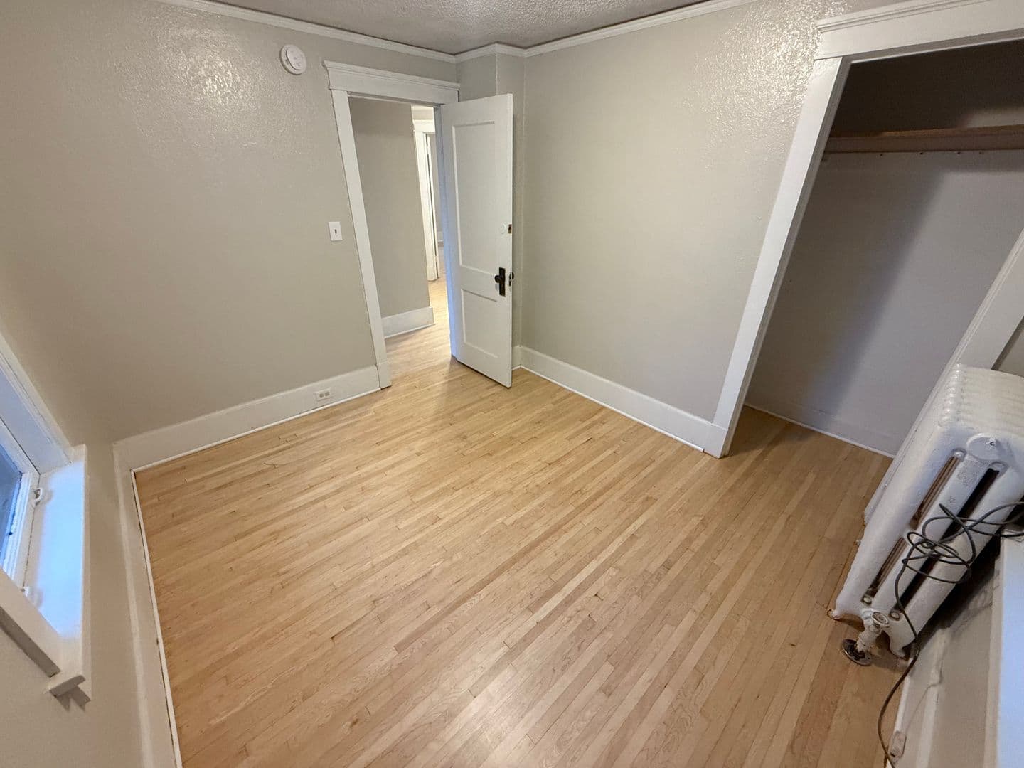 Duluth House: 1528 E 8th St