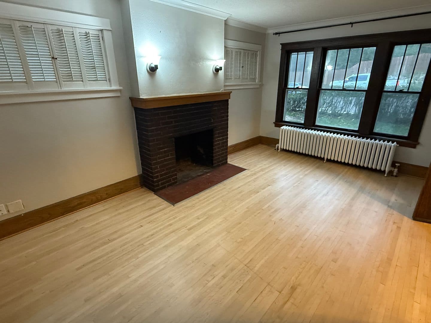Duluth House: 1528 E 8th St
