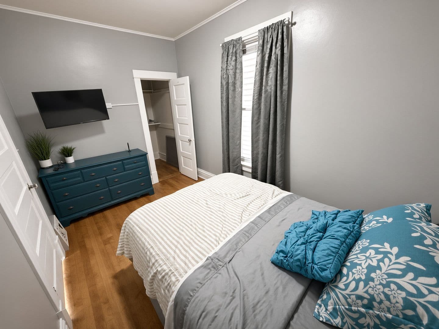 Duluth Apartment: 2821 Wicklow Street